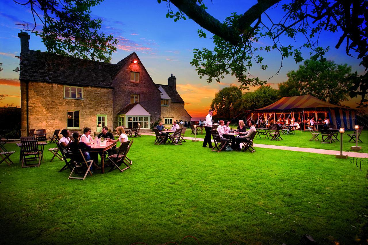 The Old Lodge Stroud  Exterior photo